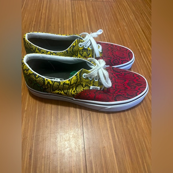 VANS - Picture 4 of 7